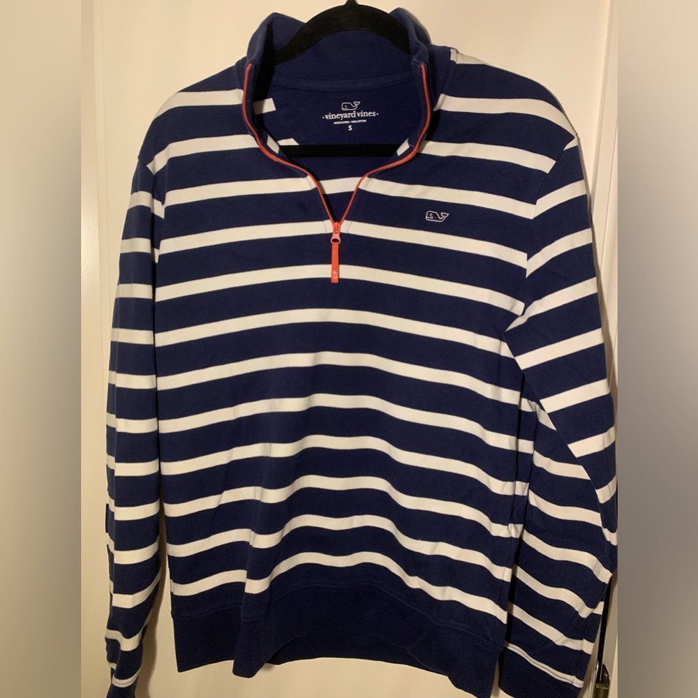 Like new, quarter zip